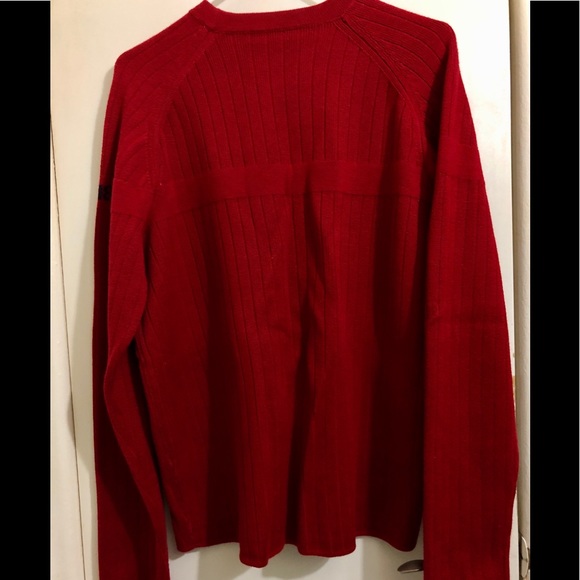 Abercrombie & Fitch - Picture 4 of 4